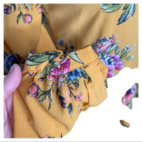 Available by Angela Fashion Floral peplum blouse S - Picture 5 of 8